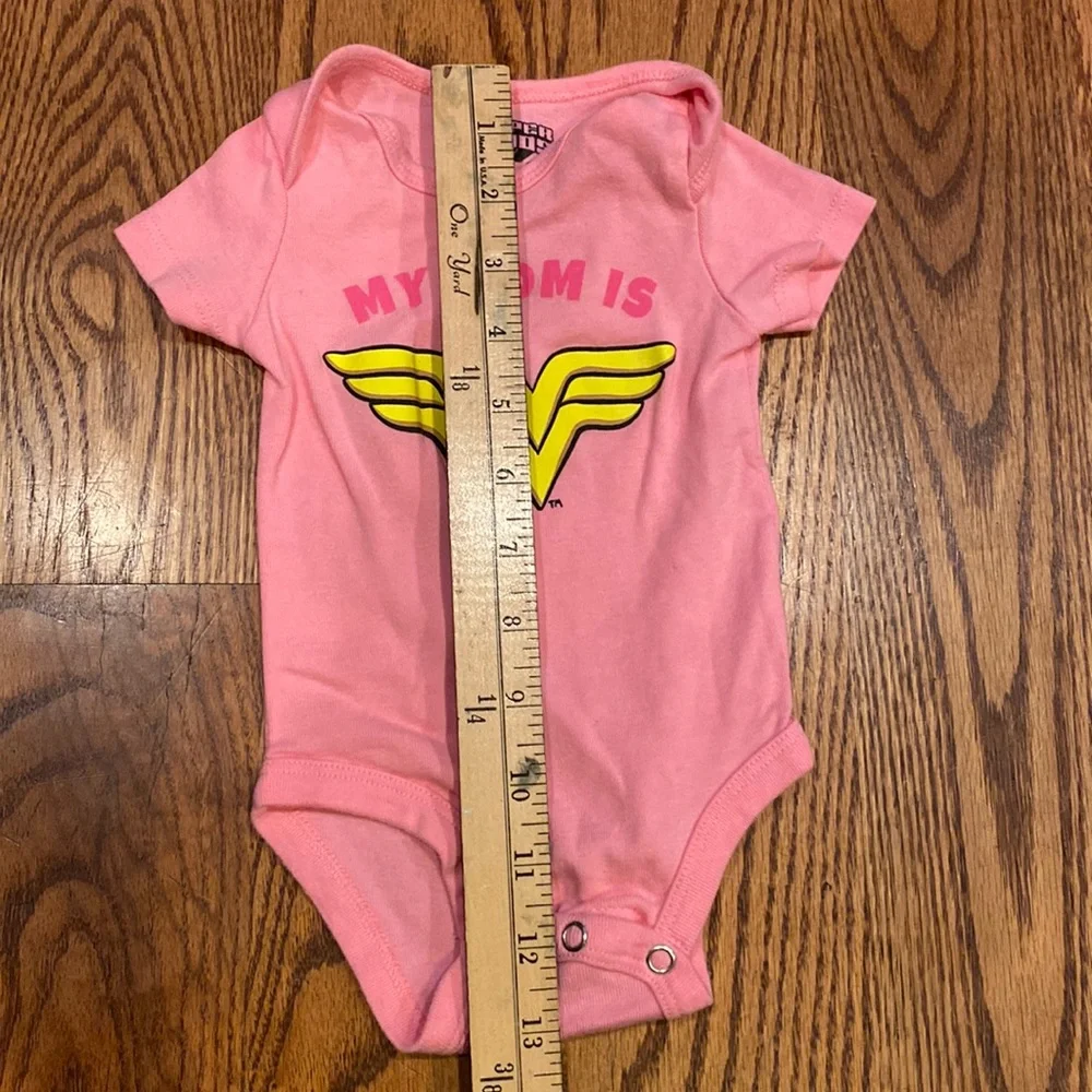 DC SUPER Friends Onesie 3 M months My Mom is Wonder Woman Pink